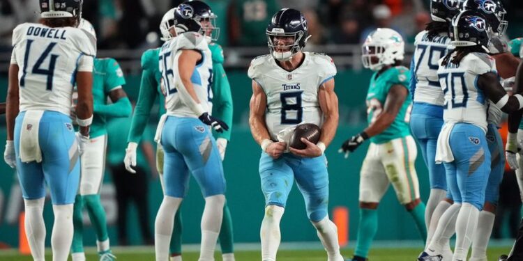 NFL: Tennessee Titans at Miami Dolphins