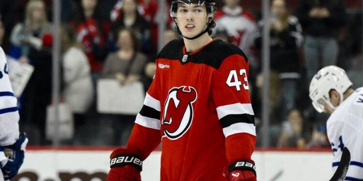 NHL: Toronto Maple Leafs at New Jersey Devils