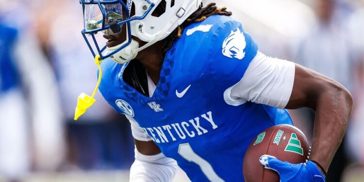 NCAA Football: Ohio at Kentucky