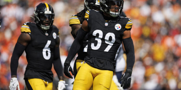 DENVER, CO - SEPTEMBER 15: Safety Minkah Fitzpatrick #39 of the Pittsburgh Steelers celebrates during the first quarter of an NFL football game against the Denver Broncos, at Empower Field at Mile High on September 15, 2024 in Denver, Colorado. (Photo by Brooke Sutton/Getty Images)