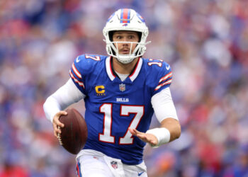 ORCHARD PARK, NEW YORK - SEPTEMBER 08: Josh Allen #17 of the Buffalo Bills scrambles for a touchdown during the fourth quarter against the Arizona Cardinals at Highmark Stadium on September 08, 2024 in Orchard Park, New York. (Photo by Bryan M. Bennett/Getty Images)