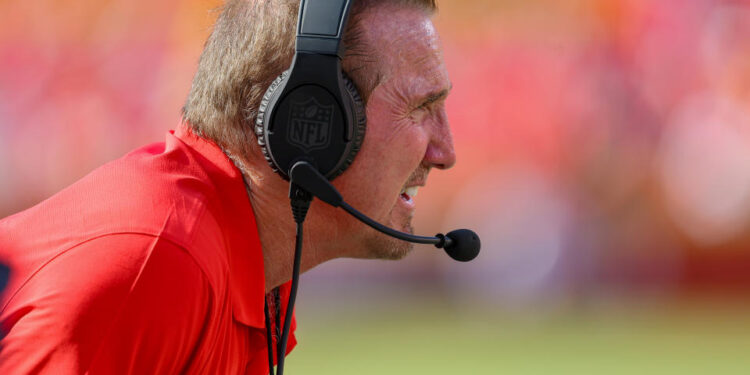 Chiefs defensive coordinator Steve Spagnuolo called for a timeout and it was granted. (Photo by David Eulitt/Getty Images)