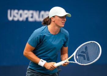 NEW YORK, NEW YORK - SEPTEMBER 01: Iga Swiatek of Poland during practice on Day 7 of the US Open at USTA Billie Jean King National Tennis Center on September 01, 2024 in New York City (Photo by Robert Prange/Getty Images)