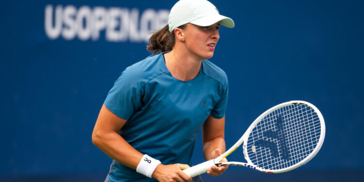 NEW YORK, NEW YORK - SEPTEMBER 01: Iga Swiatek of Poland during practice on Day 7 of the US Open at USTA Billie Jean King National Tennis Center on September 01, 2024 in New York City (Photo by Robert Prange/Getty Images)