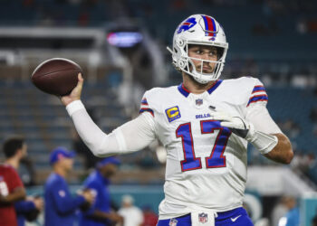 MIAMI GARDENS, FL - SEPTEMBER 12: Josh Allen #17 of the Buffalo Bills warms up prior to an NFL football game against the Miami Dolphins at Hard Rock Stadium on September 12, 2024 in Miami Gardens, FL. (Photo by Perry Knotts/Getty Images)