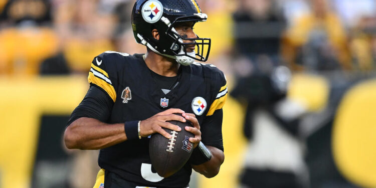 PITTSBURGH, PENNSYLVANIA - AUGUST 17:  Russell Wilson #3 of the Pittsburgh Steelers in action during the preseason game against the Buffalo Bills at Acrisure Stadium on August 17, 2024 in Pittsburgh, Pennsylvania. (Photo by Joe Sargent/Getty Images)