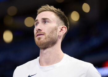 OKLAHOMA CITY, OKLAHOMA - APRIL 21: Gordon Hayward #33 of the Oklahoma City Thunder warms up before tipoff against the New Orleans Pelicans in game one of the Western Conference First Round Playoffs at the Paycom Center on April 21, 2024 in Oklahoma City, Oklahoma. NOTE TO USER: User expressly acknowledges and agrees that, by downloading and or using this photograph, User is consenting to the terms and conditions of the Getty Images License Agreement.  (Photo by Cooper Neill/Getty Images)