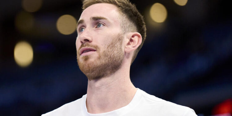 OKLAHOMA CITY, OKLAHOMA - APRIL 21: Gordon Hayward #33 of the Oklahoma City Thunder warms up before tipoff against the New Orleans Pelicans in game one of the Western Conference First Round Playoffs at the Paycom Center on April 21, 2024 in Oklahoma City, Oklahoma. NOTE TO USER: User expressly acknowledges and agrees that, by downloading and or using this photograph, User is consenting to the terms and conditions of the Getty Images License Agreement.  (Photo by Cooper Neill/Getty Images)