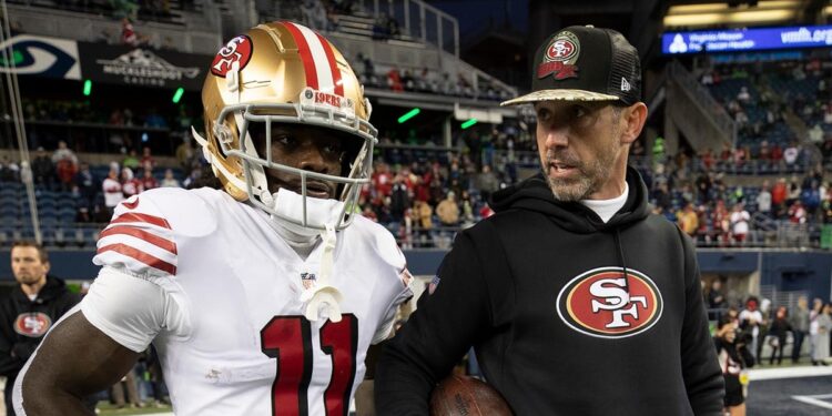 Brandon Aiyuk talks to Kyle Shanahan