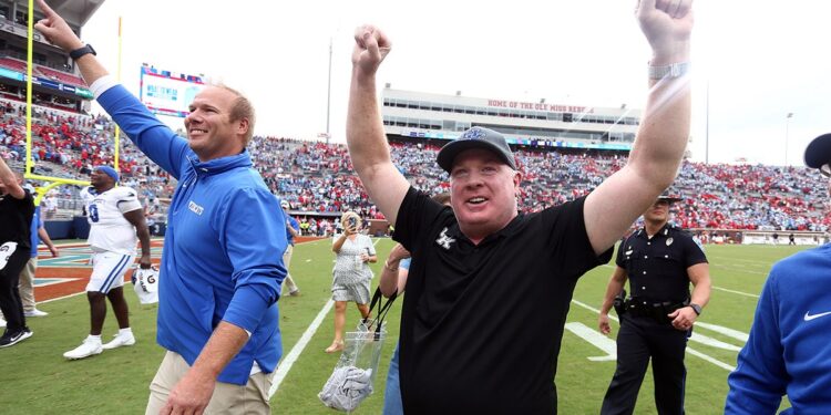 Mark stoops