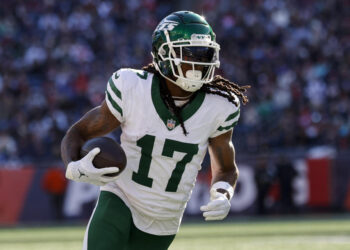 The Jets traded for Davante Adams, but haven't won a game since. (AP Photo/Greg M. Cooper)