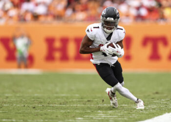 Atlanta Falcons wide receiver Darnell Mooney (1)