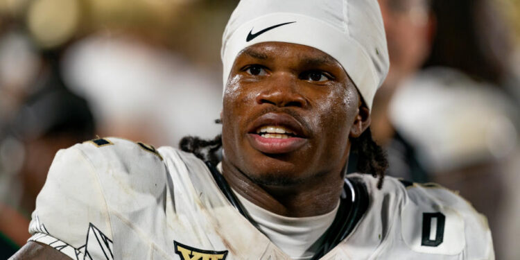 ORLANDO, FL - SEPTEMBER 28: Colorado Buffaloes wide receiver Travis Hunter (12) looks into the crowd during a college football game between the Colorado Buffaloes and the UCF Knights on September 28th, 2024 at FBC Mortgage Stadium in Orlando, FL. (Photo by Chris Leduc/Icon Sportswire via Getty Images)