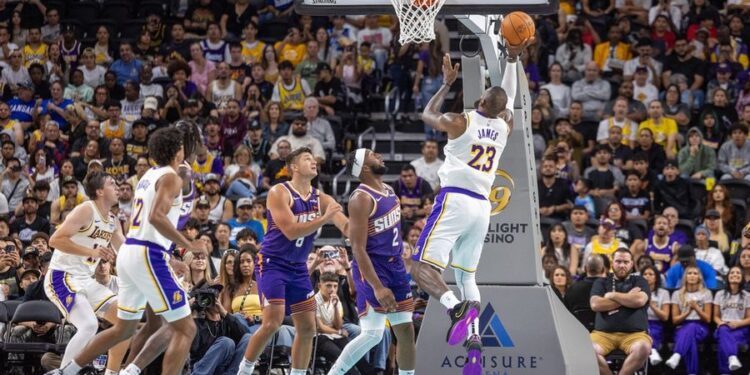 NBA: Preseason-Phoenix Suns at Los Angeles Lakers