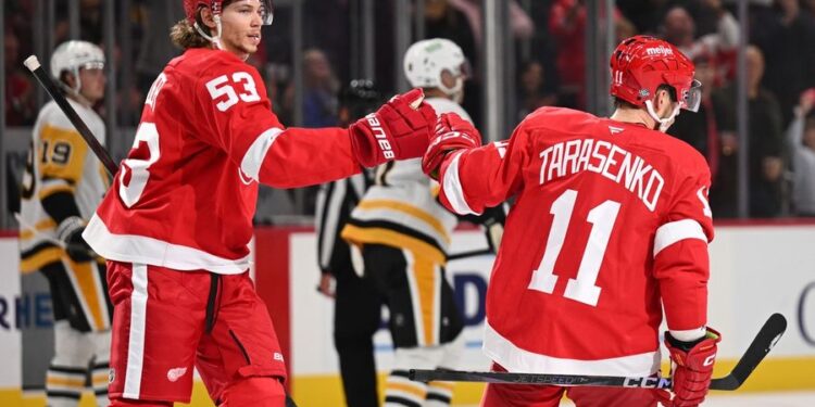 NHL: Pittsburgh Penguins at Detroit Red Wings