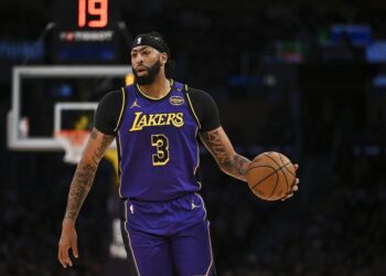 NBA: Phoenix Suns at Los Angeles Lakers