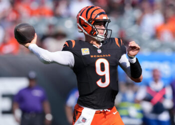 CINCINNATI, OHIO - OCTOBER 06: Joe Burrow #9 of the Cincinnati Bengals throws a pass in the third quarter against the Baltimore Ravens at Paycor Stadium on October 06, 2024 in Cincinnati, Ohio. (Photo by Dylan Buell/Getty Images)