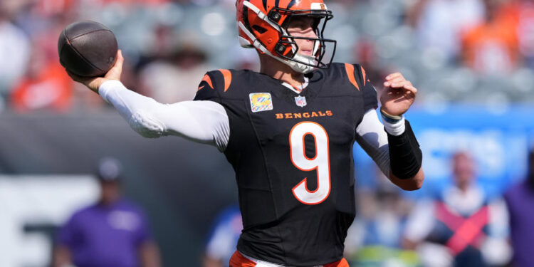 CINCINNATI, OHIO - OCTOBER 06: Joe Burrow #9 of the Cincinnati Bengals throws a pass in the third quarter against the Baltimore Ravens at Paycor Stadium on October 06, 2024 in Cincinnati, Ohio. (Photo by Dylan Buell/Getty Images)