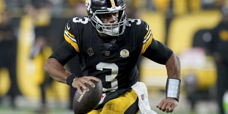 Pittsburgh Steelers quarterback Russell Wilson had a big night in a win over the Jets. (AP Photo/Matt Freed)