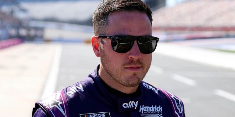 Alex Bowman in qualifying