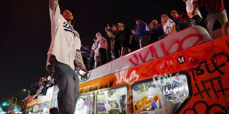 Dodgers fans celebrate