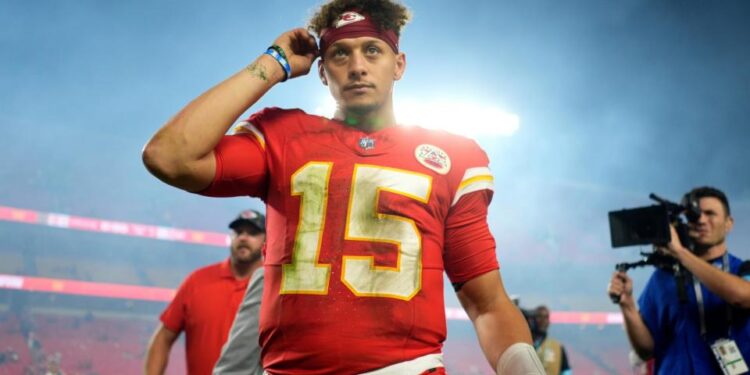 <span>Patrick Mahomes is far from his vintage self but the Chiefs are still 6-0.</span><span>Photograph: Charlie Riedel/AP</span>