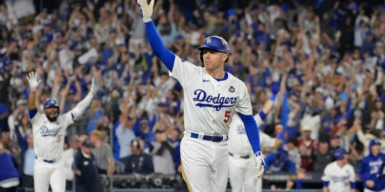 Freddie Freeman celebrates