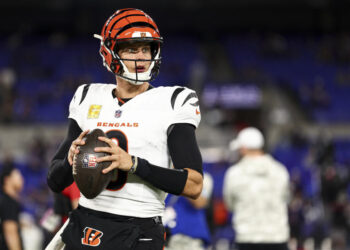 BALTIMORE, MARYLAND - NOVEMBER 7: Joe Burrow #9 of the Cincinnati Bengals warms up prior to an NFL football game against the Baltimore Ravens at M&T Bank Stadium on November 7, 2024 in Baltimore, Maryland. (Photo by Kevin Sabitus/Getty Images)