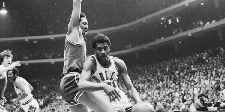 Bulls' forward Bob Love, seen here in a game against the KC-Omaha Kings, died on Monday. He was 81.