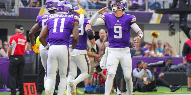 NFL: Las Vegas Raiders at Minnesota Vikings