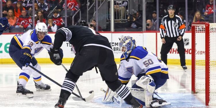 NHL: St. Louis Blues at New Jersey Devils