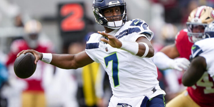 SANTA CLARA, CALIFORNIA - NOVEMBER 17: Geno Smith #7 of the Seattle Seahawks throws a pass in the second quarter of a game against the San Francisco 49ers at Levi's Stadium on November 17, 2024 in Santa Clara, California. (Photo by Thearon W. Henderson/Getty Images)