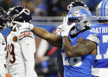 Jahmyr Gibbs and the Lions built a big lead vs. the Bears but had to hang on as Chicago was a mess on its final play with a chance to tie or take the lead. (AP Photo/Rick Osentoski)