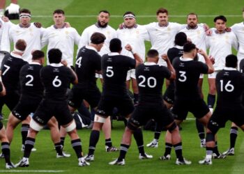 England confront the haka