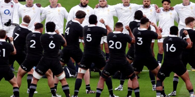 England confront the haka