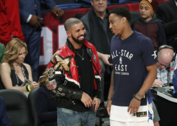 TORONTO, ON - FEBRUARY 14: Canadian rapper Drake talks to Eastern Conference Toronto Raptors DeMar DeRozan (10) during half time in the NBA all-star game in Toronto, Ontario. Toronto Star/Todd Korol        (Todd Korol/Toronto Star via Getty Images)