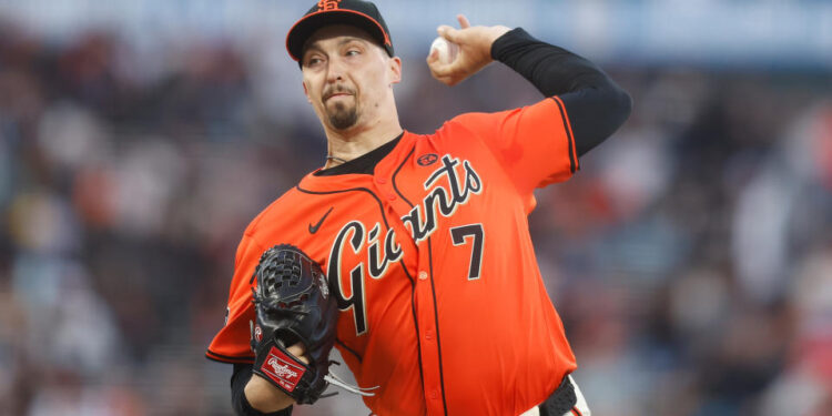 SAN FRANCISCO, CALIFORNIA - AUGUST 30: Blake Snell #7 of the San Francisco Giants pitches in the top of the first inning against the Miami Marlins at Oracle Park on August 30, 2024 in San Francisco, California. (Photo by Lachlan Cunningham/Getty Images)