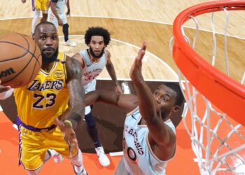 LeBron James in action for the LA Lakers against the San Antonio Spurs