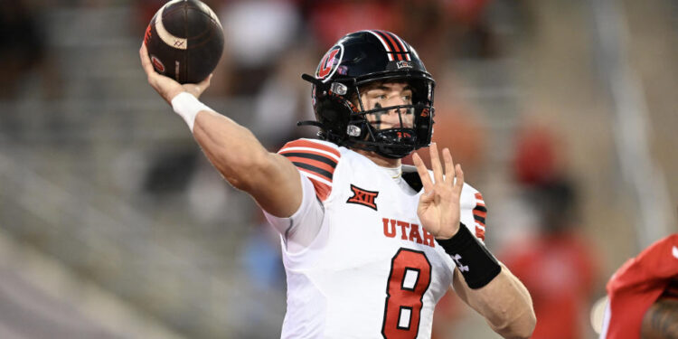 HOUSTON, TEXAS - OCTOBER 26: Brandon Rose #8 of the Utah Utes passes the ball against the Houston Cougars during the second half at TDECU Stadium on October 26, 2024 in Houston, Texas. (Photo by Jack Gorman/Getty Images)