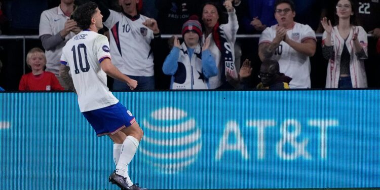 Christian Pulisic celebrates