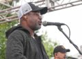 Darius Rucker sings