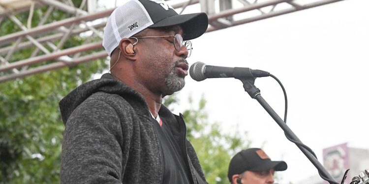 Darius Rucker sings