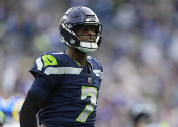 Seattle Seahawks quarterback Geno Smith threw a bad pick-6 against the Rams. (AP Photo/Lindsey Wasson)