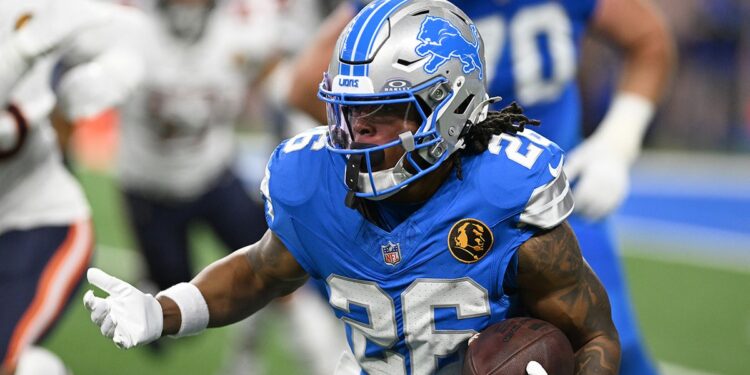 Detroit Lions running back Jahmyr Gibbs runs with the ball