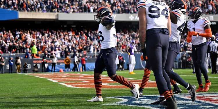 Jonathan Owens celebrates