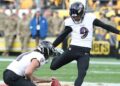 Justin Tucker kicks field goal