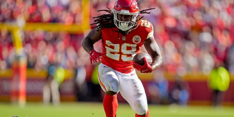 Kareem Hunt runs