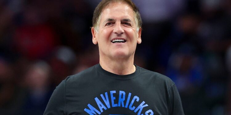 Mark Cuban at Bulls game