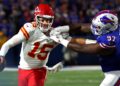 Patrick Mahomes fends off tackled