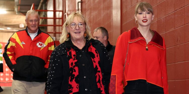 Taylor Swift and Donna Kelce